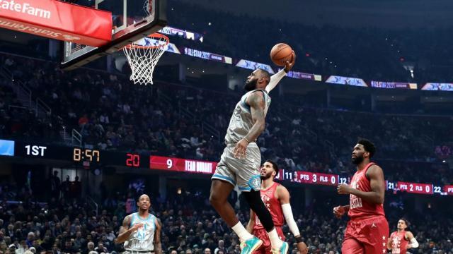 极速赛车-言语和行动双重“敲打”湖人，詹姆斯有头脑也有实力